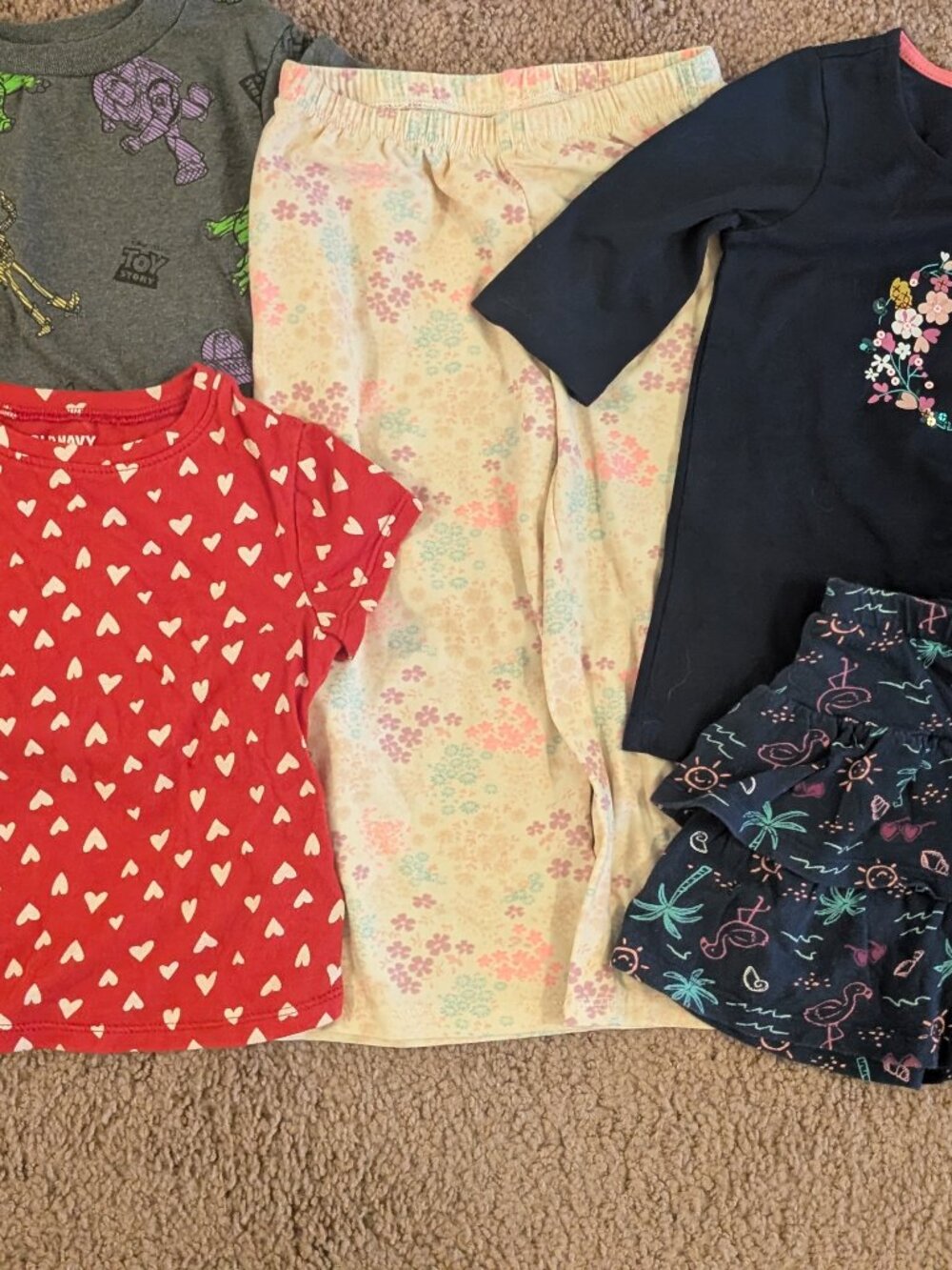Bundle of 2T girl clothes